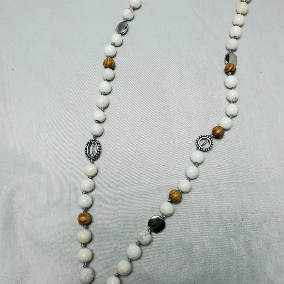 BKE beaded necklace with tassel, silver chain white-off white and brown beads - Picture 4 of 9